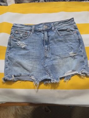 American Eagle Light Wash Stretch Denim Skirt